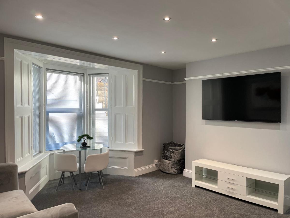 Large 1 Bedroom Flat With Private Parking Plymouth Exterior foto